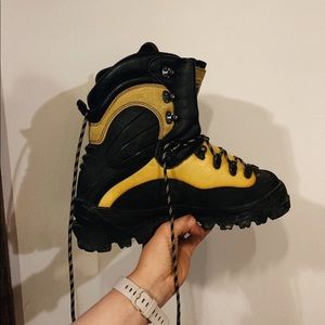 LA Sportiva Mountaineering Boots (Mens 10.5)